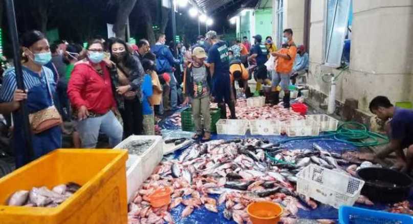 Aktivitas Pasar Ikan Balaikambang Solo