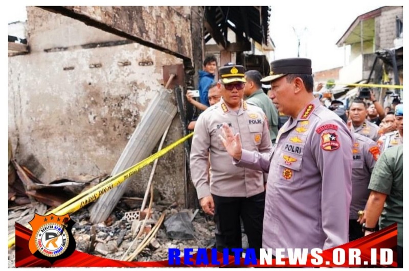 Kapolri Jenderal Listyo Sigit Prabowo meninjau lokasi kebakaran Depo Pertamina, Plumpang, Jakarta Utara -[ RealitaNews.OR.ID ]